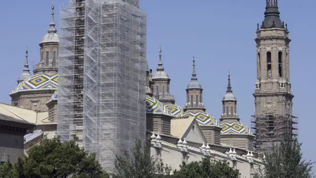 Segunda torre del templo del Pilar, que ahora está en rehabilitación, en colaboración  con José de Yarza Echenique