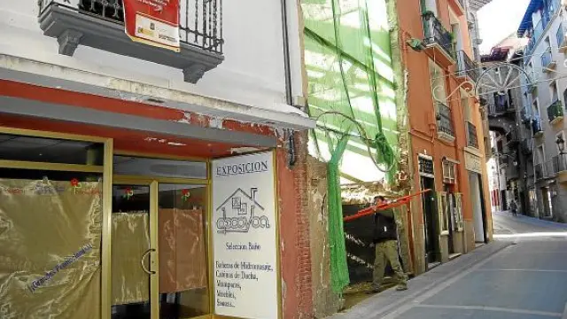 Obras de rehabilitación que se están realizando con ayudas del ARI en la calle Hermanos Argensola.