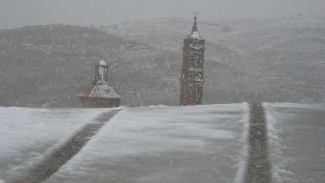 Luis Martin Nebra nos envía esta foto de la nieve en Josa (Teruel)
