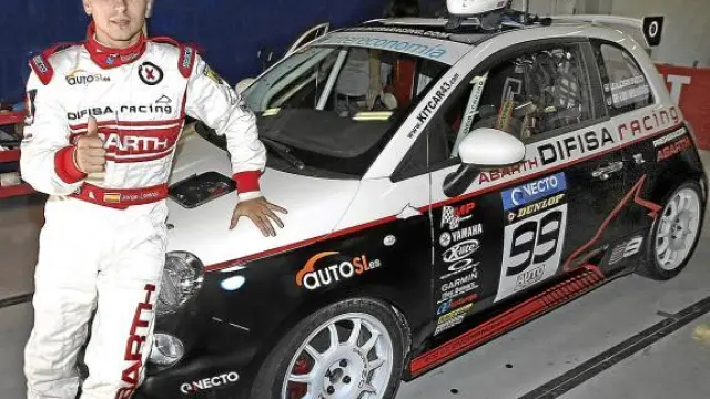 Jorge Lorenzo corrío a mediados de noviembre en Montmeló con un Abarth 500 Assetto Corse.