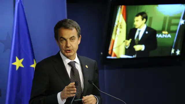 El presidente del Gobierno, Jose Luís Rodríguez Zapatero, hoy al término del Consejo Europeo de Bruselas