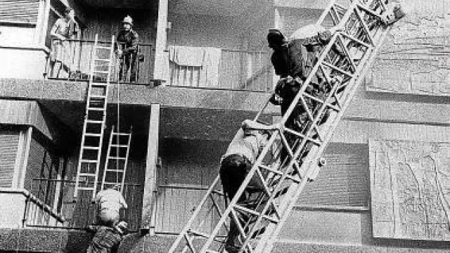 Una imagen del rescate del incendio de aquel 12 de julio de 1979.