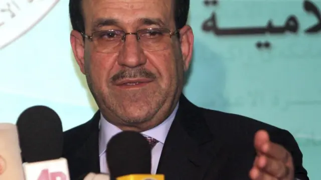 El primer ministro en funciones, Nuri al Maliki, atiende a la prensa, ayer en Bagdad