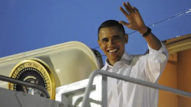 El presidente Obama a su llegada a Hawai.