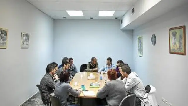 Un grupo de Azajer, durante una sesión de terapia.