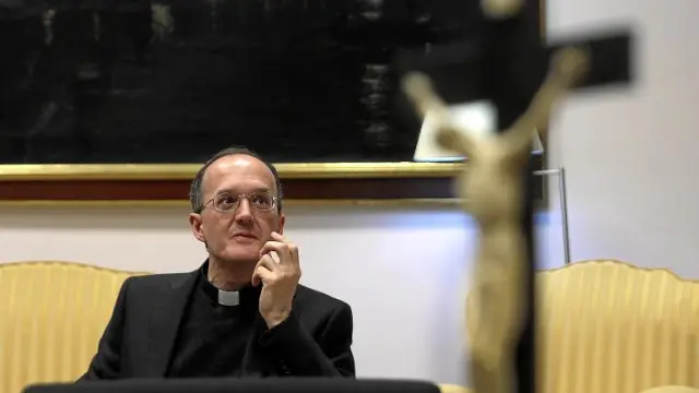 El futuro obispo de Huesca y Jaca, Julián Ruiz Martorell, ayer, durante la entrevista concedida a HERALDO.
