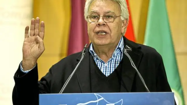 Felipe González, en la presentación de la candidata socialista a la Alcaldía de Málaga, ayer.