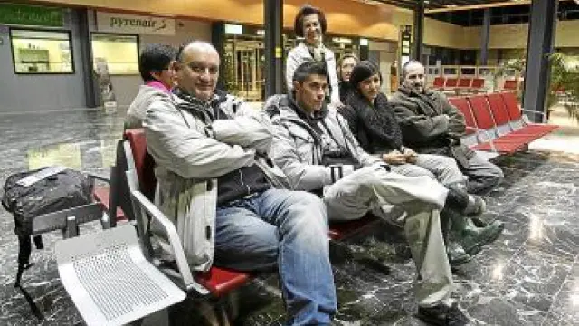Varios oscenses aprovecharon el vuelo para viajar a Madrid.