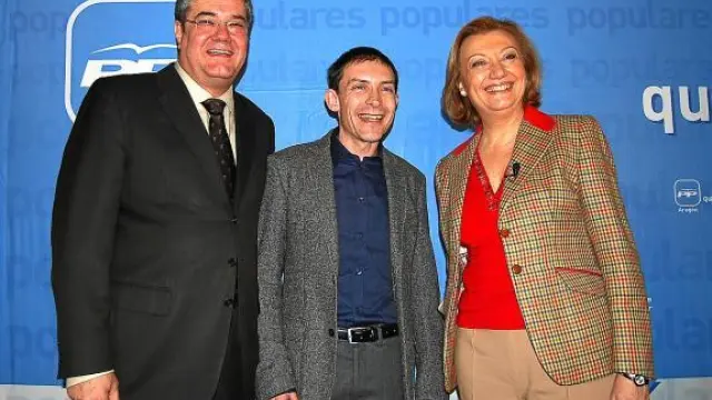 De izquierda a derecha, Torres, Aquilué y Rudi, en la presentación del candidato de Binéfar.