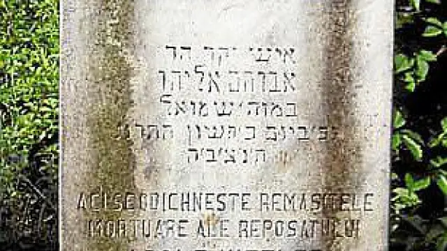 La tumba del judío Adolf Hitler en Bucarest.