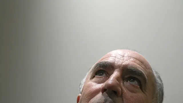 Ángel Guinda viaja a los cuartos sombríos de la conciencia y del autorretrato