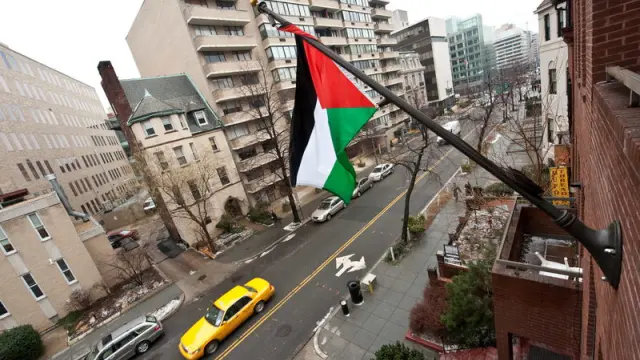 La bandera Palestina en la sede de la OLP en la capital estadounidense