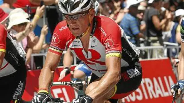 Lance Armstrong, en plena disputa del Tour Down Under.