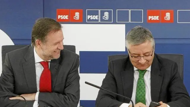 José Blanco, junto a Marcelino Iglesias en la última ejecutiva federal del PSOE