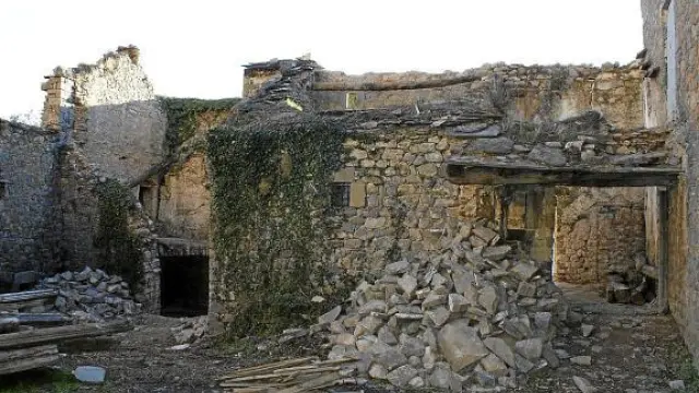 Estado de ruina que presentan la dependencias del monasterio adquiridas por el Gobierno de Aragón.