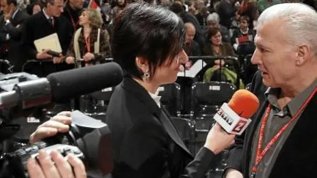 Victoria Martínez, haciendo una de las entrevistas para ZTV.