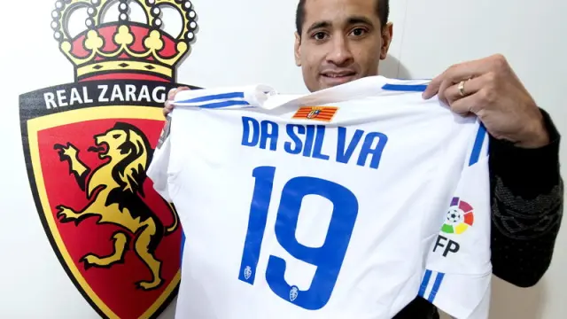Paulo Da Silva con su nueva camiseta