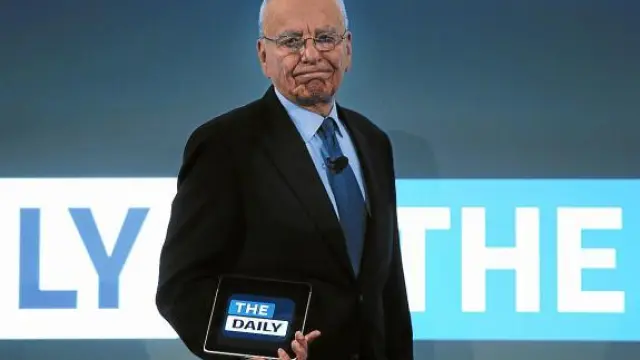 El magnate de los medios de comunicación Rupert Murdoch, con 'The Daily' para iPad.