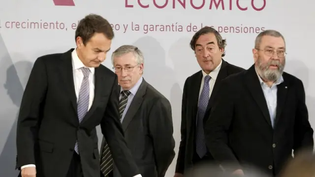 Zapatero, Toxo, Rosell y Méndez, en la firma del acuerdo social
