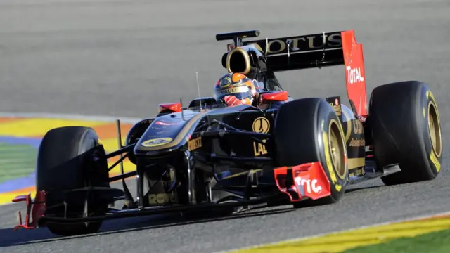 Robert Kubica rueda con su Renault en Cheste