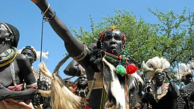 Sudaneses del sur, de la etnia Toposa, celebrando ayer la independencia.
