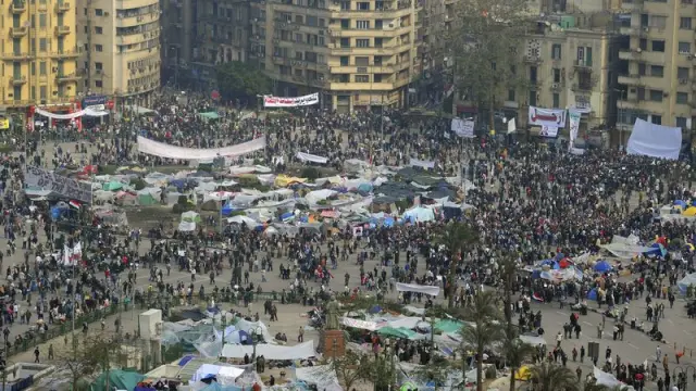 Las manifestaciones continúan en el centro de El Cairo