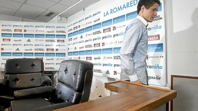 Ander Herrera, segundos después de concluir su intervención en la sala de prensa de La Romareda.