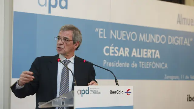 El presidente de Telefónica durante una conferencia