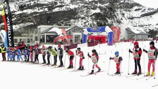 Las pruebas de esquí de fondo que se organizaron ayer en Somport.