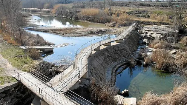 Imagen del azud para remansar las aguas del río Guadalope, en Alcañiz.