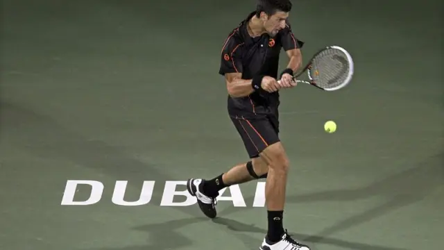 Djokovic vuelve a vencer a Federer en Dubai