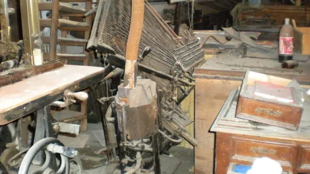 Parte de la maquinaria del siglo XVIII de la imprenta Blasco.