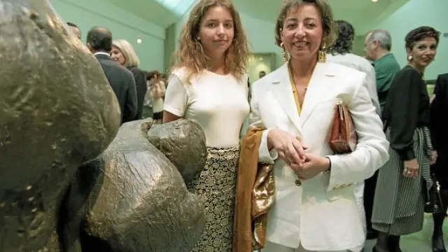 Valeria Serrano y Susana Spadoni, en la primera inauguración del Museo Serrano, en 1994.