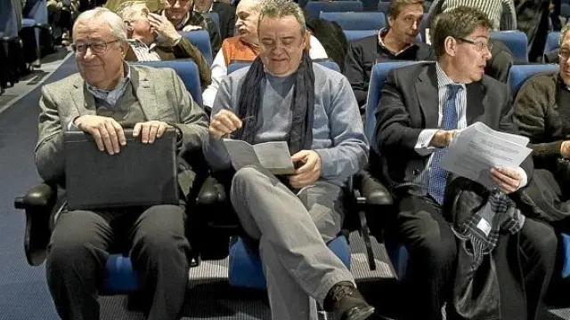 De izquierda a derecha, José Ángel Biel, Alfredo Boné y Arturo Aliaga, en el comité del 23 de enero.