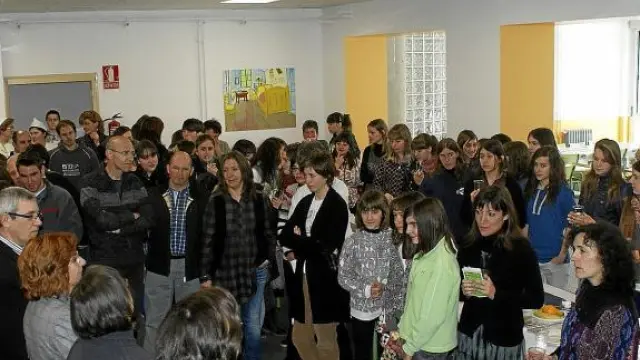 Toda la comunidad educativa del IES Sobrarbe participó en la inauguración de las nuevas instalaciones.