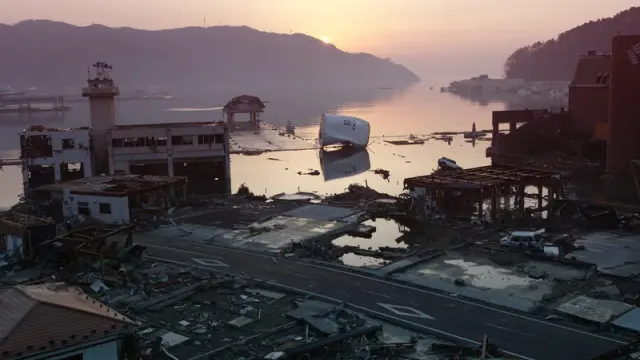 Vista de la zona de Onagawa, muy afectada por el tsunami