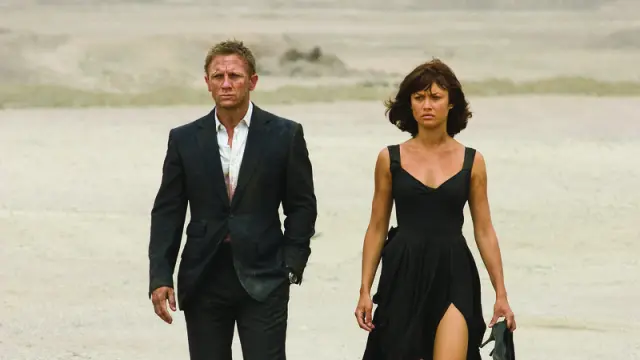 Daniel Craig y Olga kurylenko en una escena de 'Quantum of Solace'