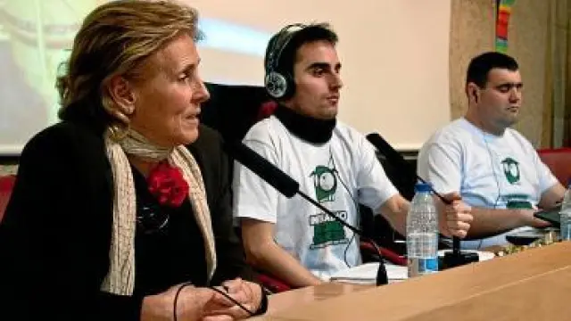 Arriba, Fernando y Sergio, entrevistando a Mayra Gómez Kemp. Abajo, a la izquierda, junto a Mercedes Milá. Y, a la derecha, Pedro Piqueras.