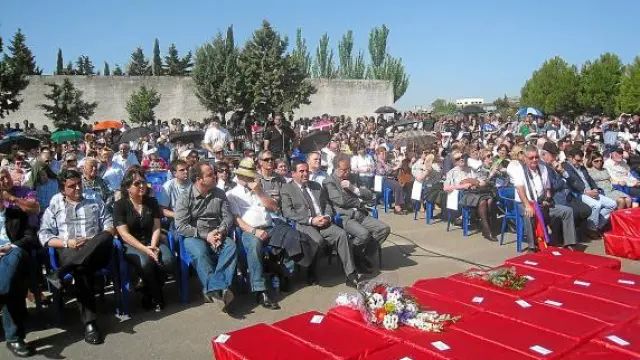 Cientos de personas se sumaron ayer al acto de recuerdo en Magallón.