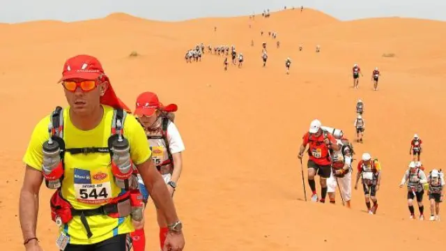 La prueba aragonesa quiere trasladar a los caminos de Los Monegros el espíritu de la Marathon des Sables, una carrera de 250 kilómetros que cada año reúne a más de mil participantes en pleno Sáhara.