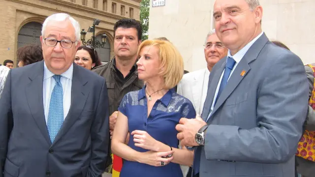 Alfredo Boné junto a José Ángel Biel y Rosa Santos en un acto electoral del PAR