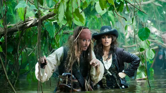 Johnny Depp y Penélope Cruz, piratas