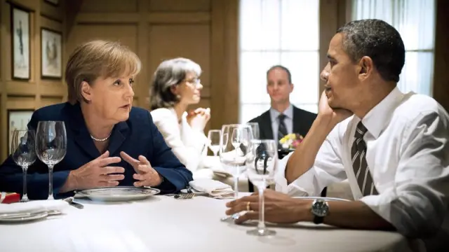 Angela Merkel y Barak Obama en una cena durante la visita de la canciller a EE. UU.
