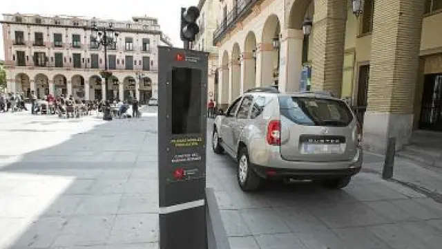 El sistema para regular el paso de coches en López Allué.