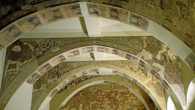 Las pinturas de la sala capitular del monasterio de Sijena en el MNAC de Barcelona.