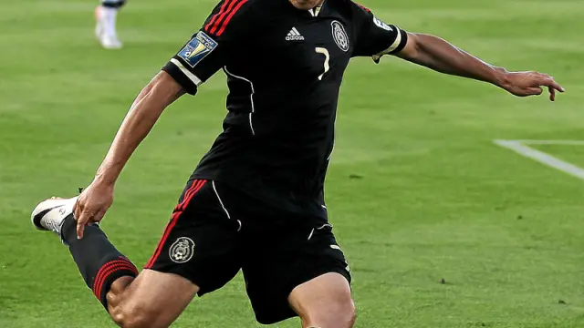 Pablo Barrera con la camiseta de la Selección mexicana