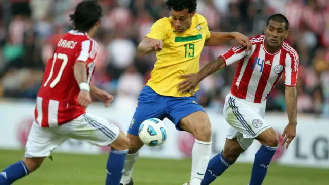 El encuentro entre el Brasil y Paraguay acabó en un disputado empate.