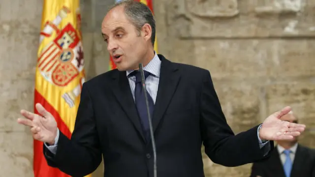 Camps dimitió como presidente de la Generalitat de Valencia