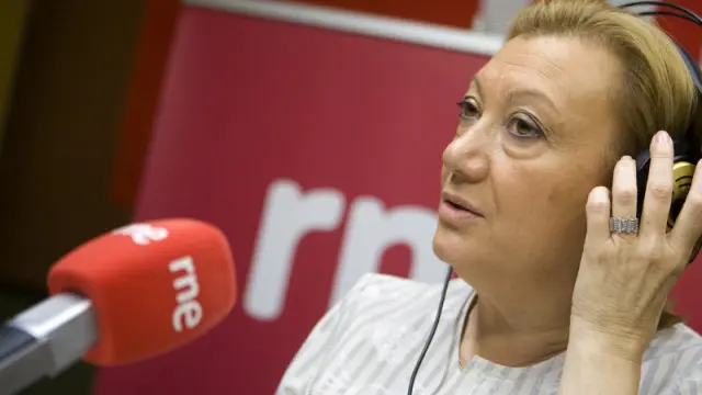 Luisa Fernanda Rudi en los estudios de Radio Nacional