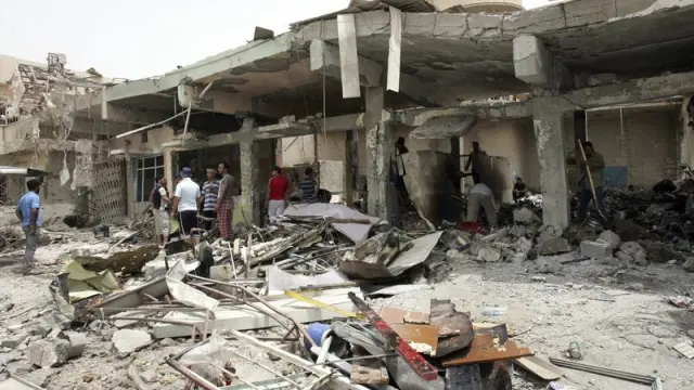 Imagen de la zona devastada por el atentado en Bagdad